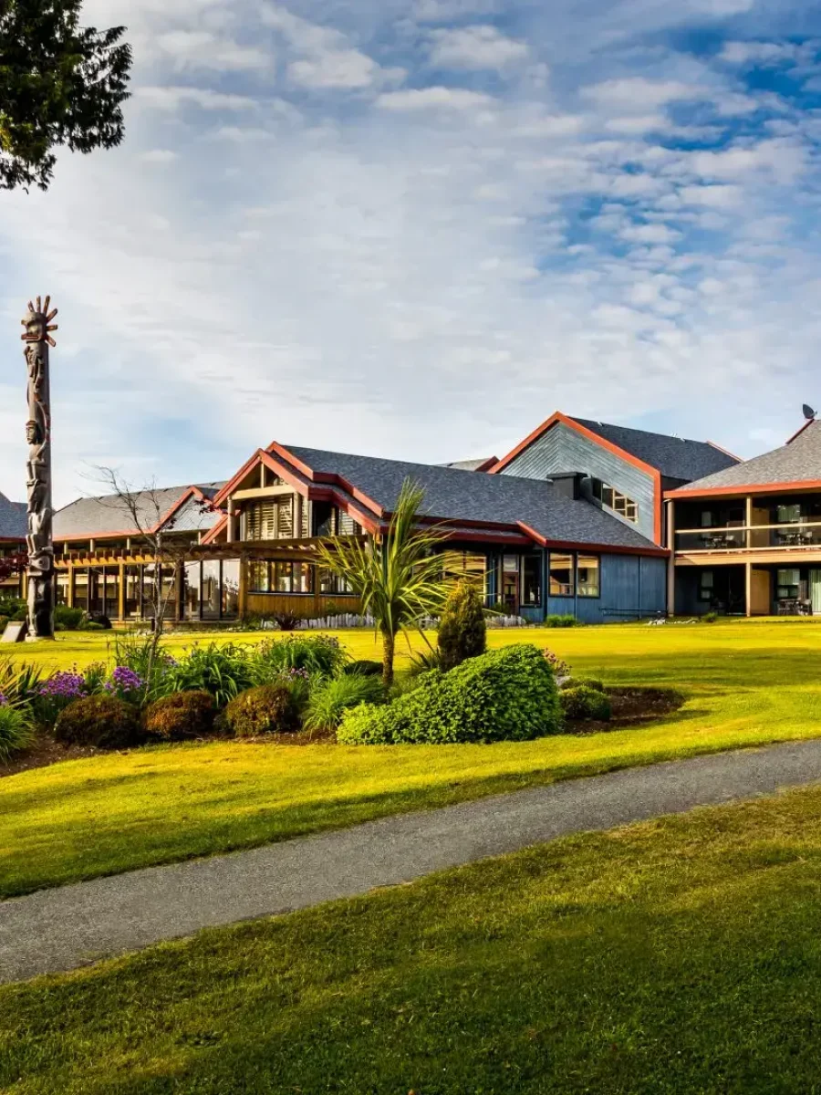 Tin-Wis-Resort-Photo1-1.webp